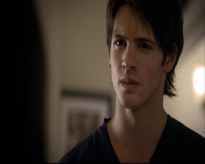 VampireDiariesWorld-dot-org_2x07Masquerade0165.jpg