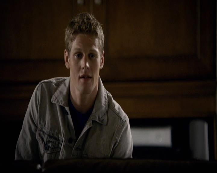 VampireDiariesWorld-dot-org_2x07Masquerade0177.jpg