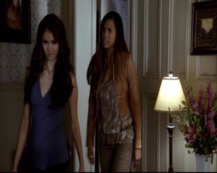 VampireDiariesWorld-dot-org_2x07Masquerade0209.jpg