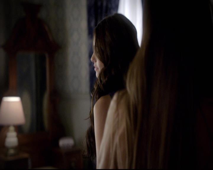 VampireDiariesWorld-dot-org_2x07Masquerade0211.jpg