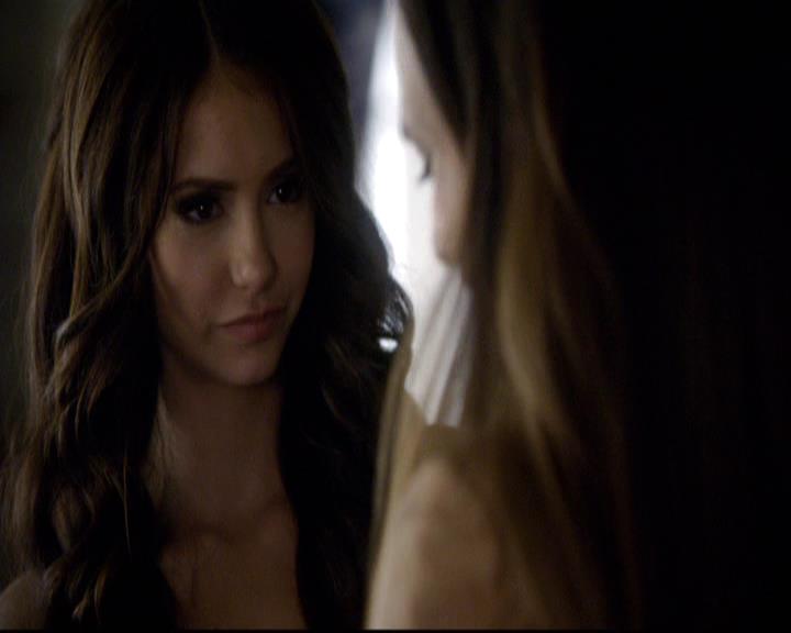 VampireDiariesWorld-dot-org_2x07Masquerade0224.jpg