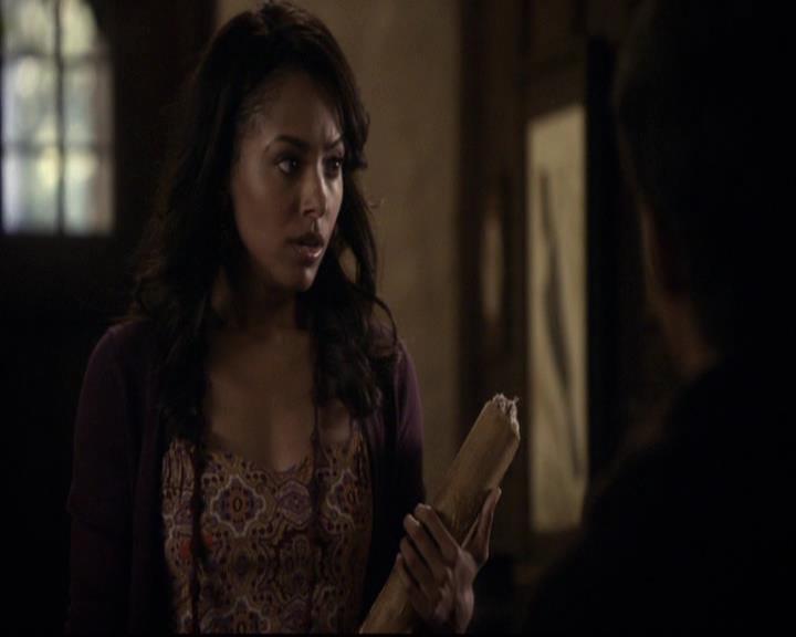 VampireDiariesWorld-dot-org_2x07Masquerade0241.jpg