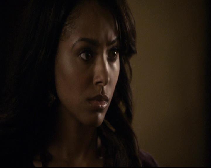 VampireDiariesWorld-dot-org_2x07Masquerade0252.jpg