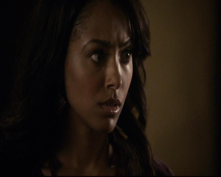 VampireDiariesWorld-dot-org_2x07Masquerade0253.jpg