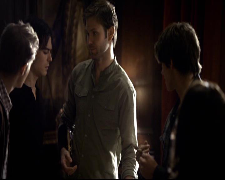 VampireDiariesWorld-dot-org_2x07Masquerade0272.jpg