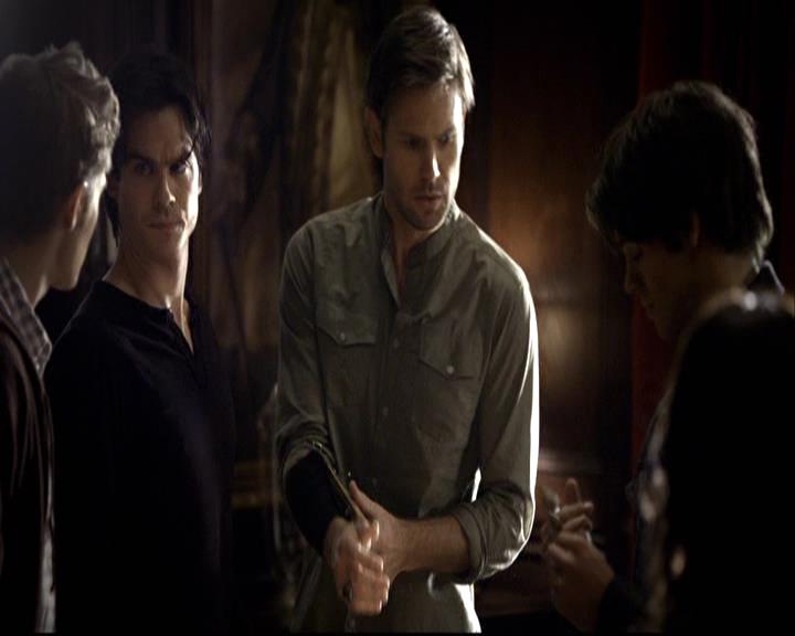 VampireDiariesWorld-dot-org_2x07Masquerade0273.jpg