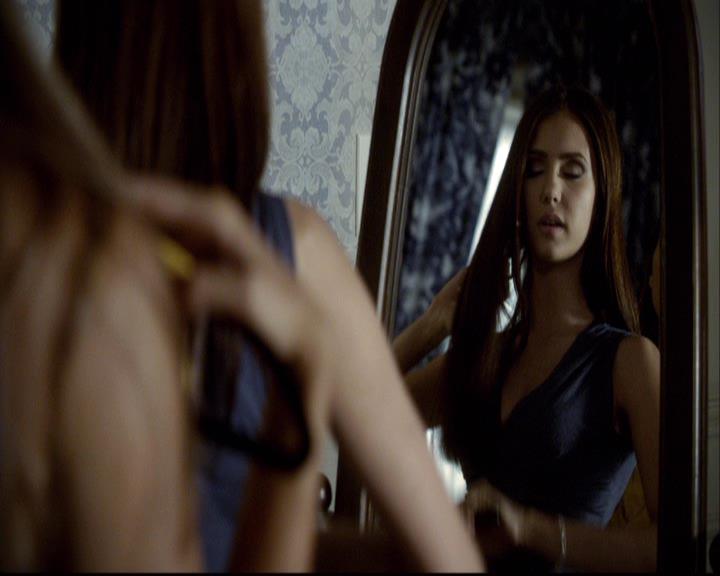 VampireDiariesWorld-dot-org_2x07Masquerade0302.jpg