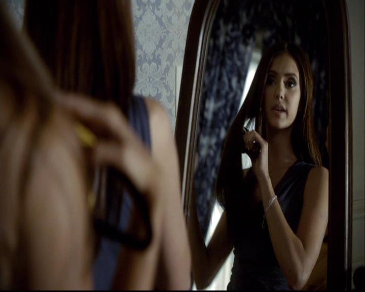 VampireDiariesWorld-dot-org_2x07Masquerade0303.jpg