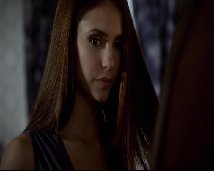 VampireDiariesWorld-dot-org_2x07Masquerade0307.jpg