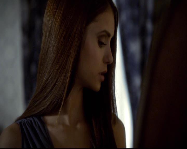 VampireDiariesWorld-dot-org_2x07Masquerade0308.jpg