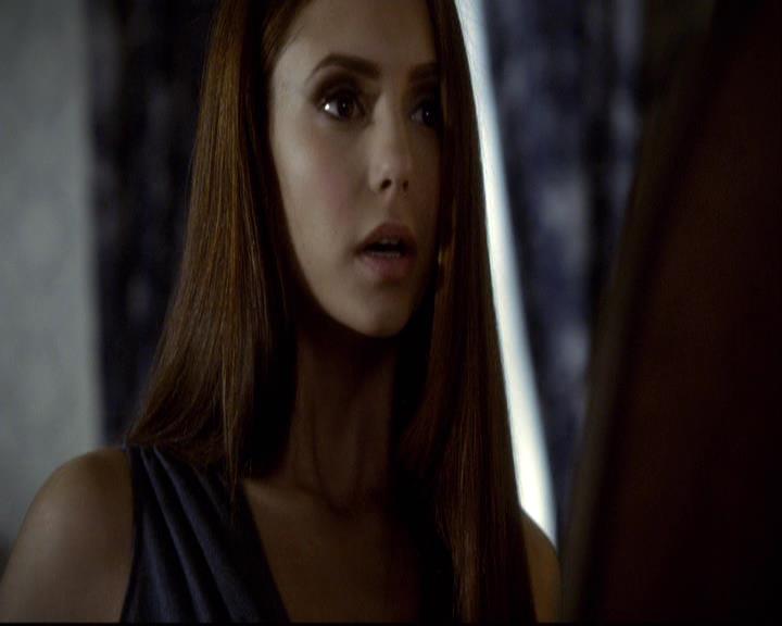 VampireDiariesWorld-dot-org_2x07Masquerade0309.jpg