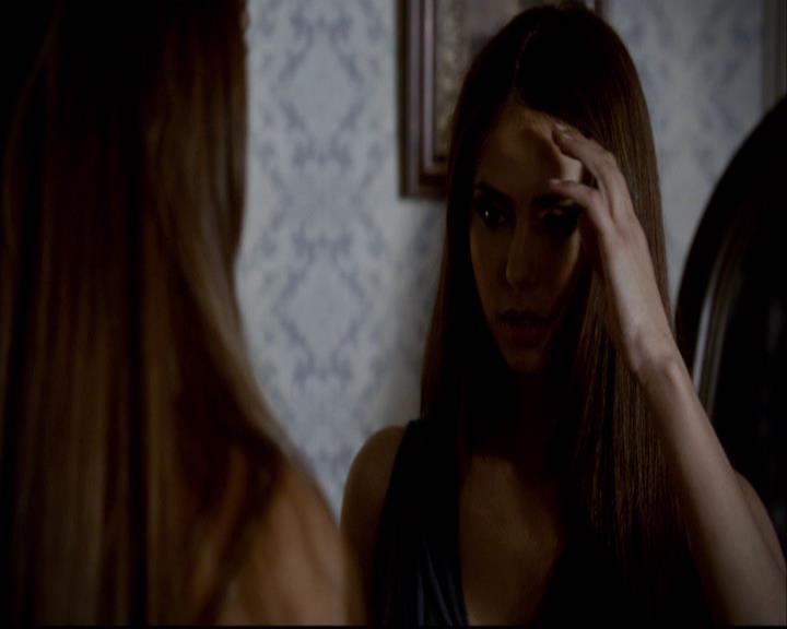 VampireDiariesWorld-dot-org_2x07Masquerade0314.jpg