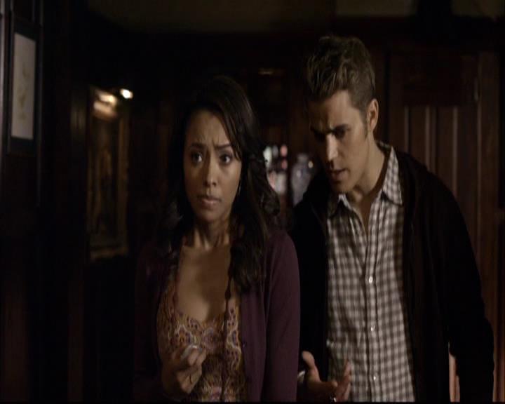 VampireDiariesWorld-dot-org_2x07Masquerade0329.jpg