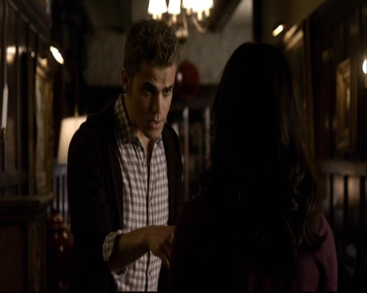 VampireDiariesWorld-dot-org_2x07Masquerade0332.jpg