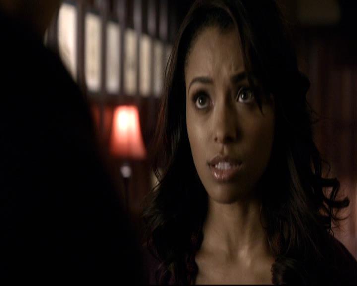 VampireDiariesWorld-dot-org_2x07Masquerade0349.jpg