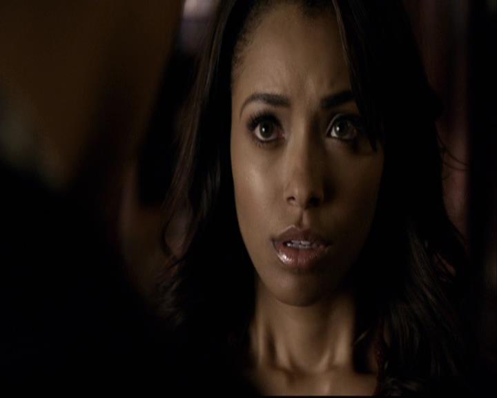 VampireDiariesWorld-dot-org_2x07Masquerade0356.jpg