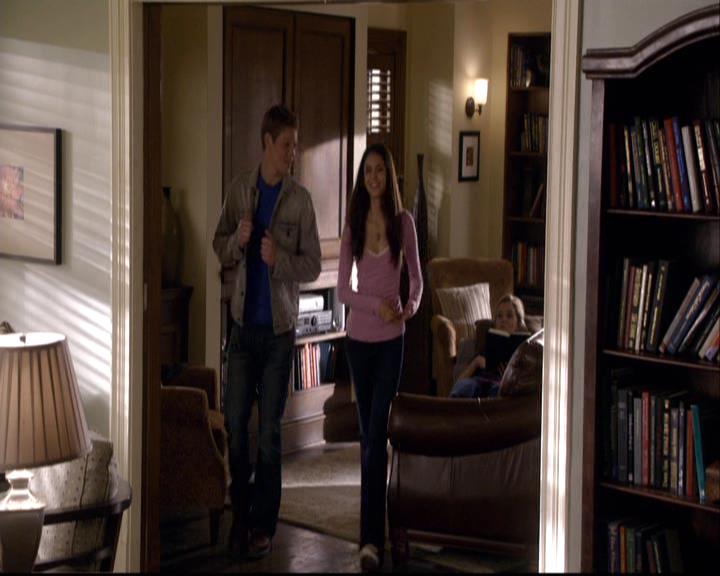 VampireDiariesWorld-dot-org_2x07Masquerade0359.jpg