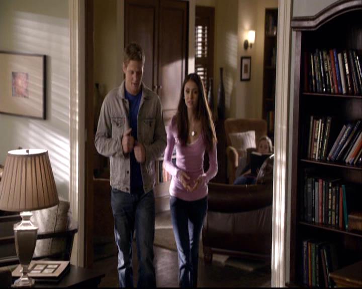 VampireDiariesWorld-dot-org_2x07Masquerade0361.jpg