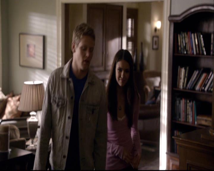 VampireDiariesWorld-dot-org_2x07Masquerade0364.jpg