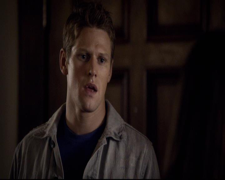 VampireDiariesWorld-dot-org_2x07Masquerade0374.jpg