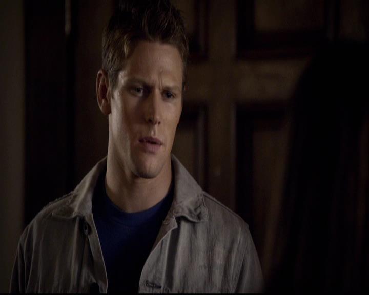 VampireDiariesWorld-dot-org_2x07Masquerade0377.jpg