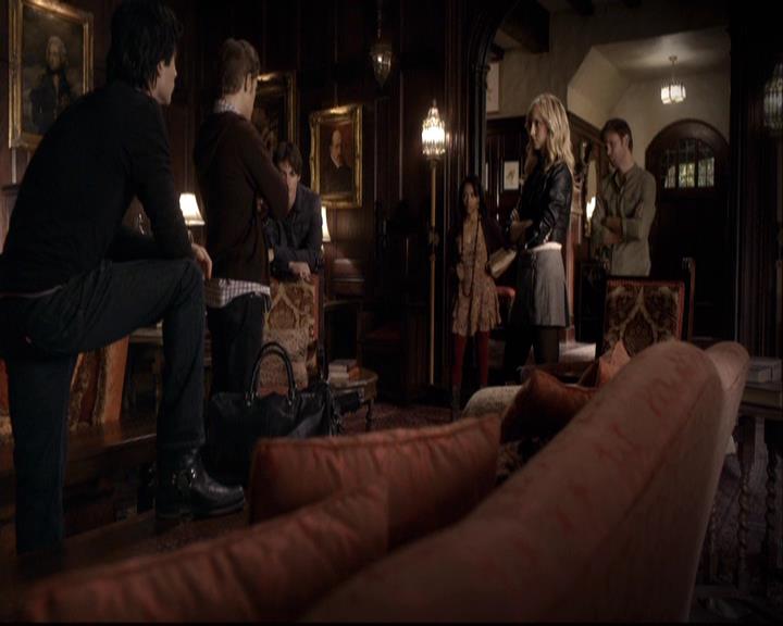 VampireDiariesWorld-dot-org_2x07Masquerade0411.jpg