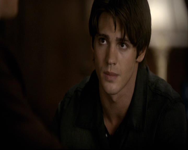 VampireDiariesWorld-dot-org_2x07Masquerade0426.jpg