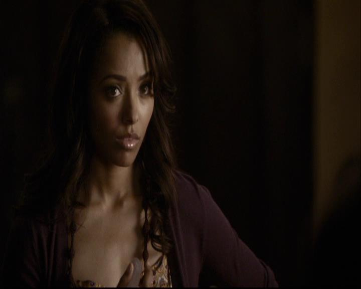 VampireDiariesWorld-dot-org_2x07Masquerade0432.jpg