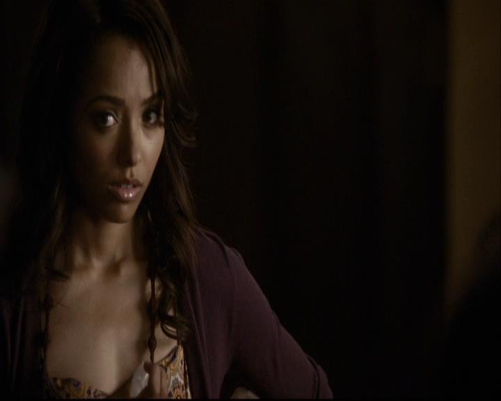 VampireDiariesWorld-dot-org_2x07Masquerade0433.jpg