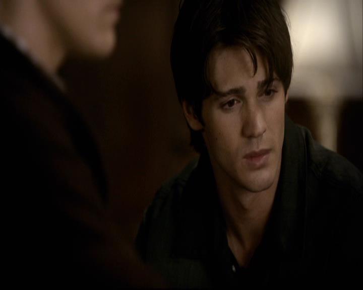 VampireDiariesWorld-dot-org_2x07Masquerade0434.jpg