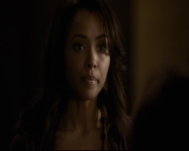 VampireDiariesWorld-dot-org_2x07Masquerade0439.jpg