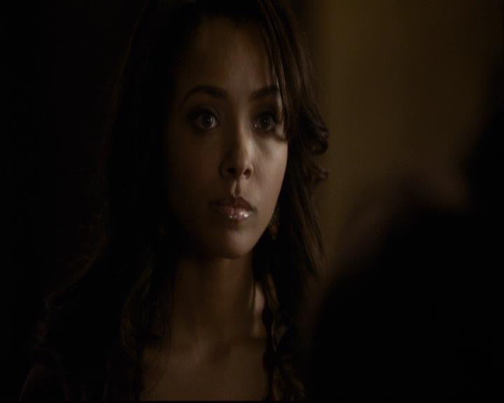 VampireDiariesWorld-dot-org_2x07Masquerade0440.jpg