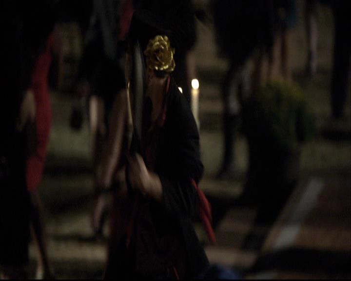 VampireDiariesWorld-dot-org_2x07Masquerade0459.jpg