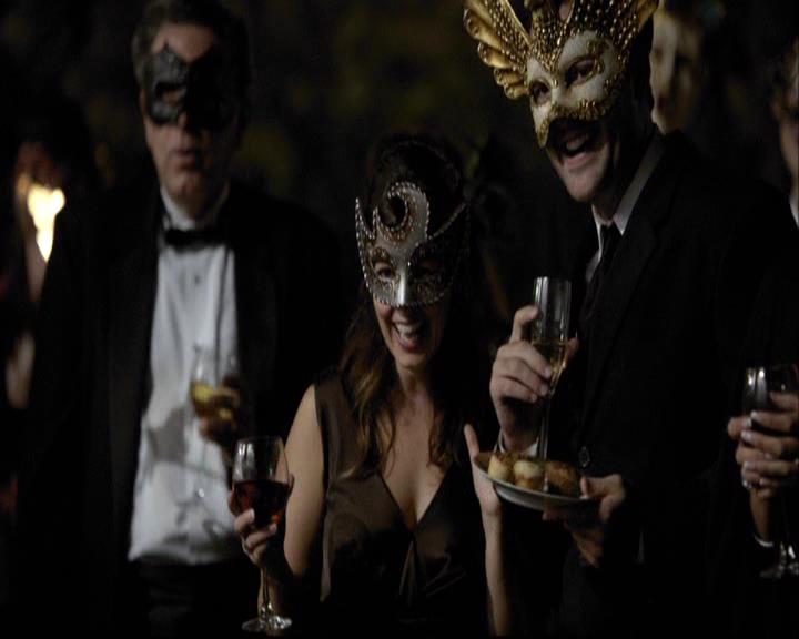 VampireDiariesWorld-dot-org_2x07Masquerade0465.jpg