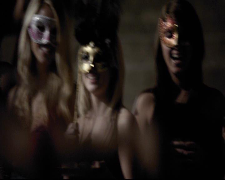 VampireDiariesWorld-dot-org_2x07Masquerade0466.jpg