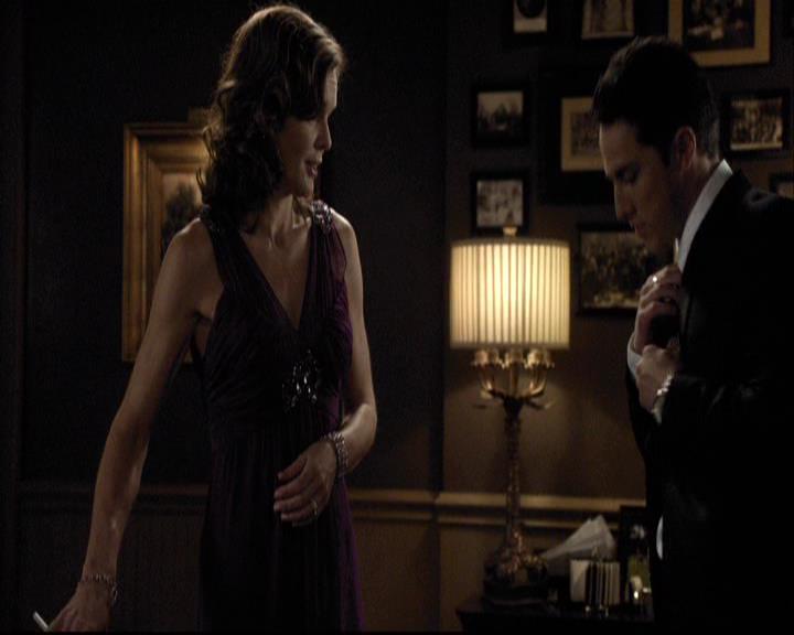 VampireDiariesWorld-dot-org_2x07Masquerade0473.jpg