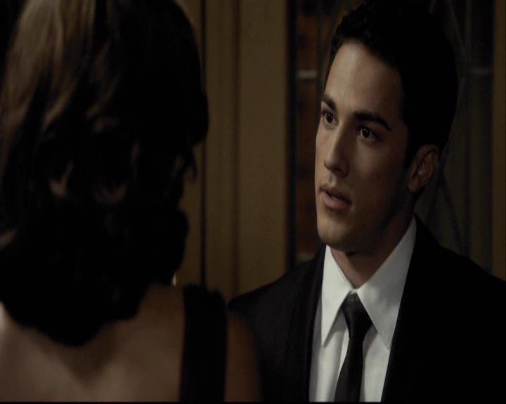 VampireDiariesWorld-dot-org_2x07Masquerade0490.jpg