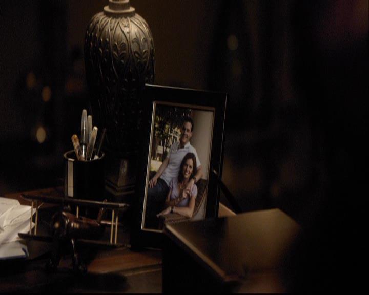 VampireDiariesWorld-dot-org_2x07Masquerade0503.jpg