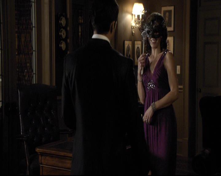 VampireDiariesWorld-dot-org_2x07Masquerade0538.jpg