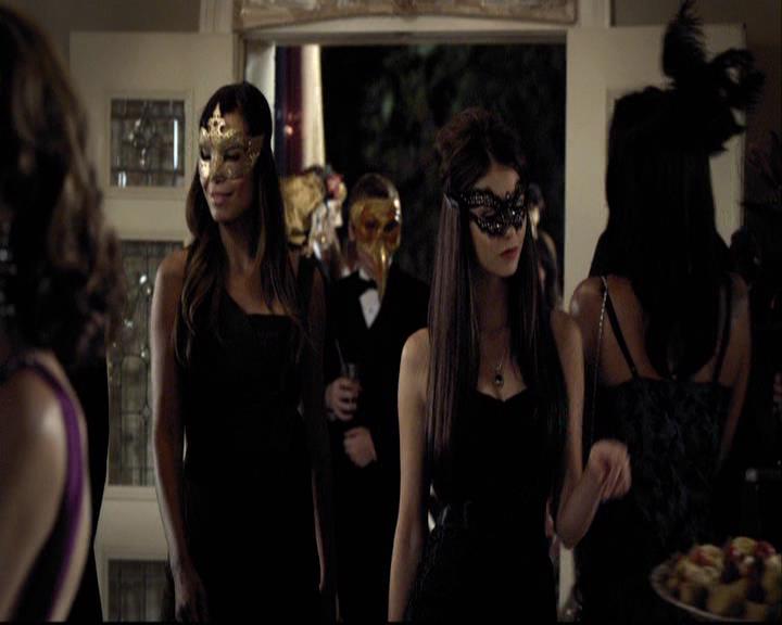 VampireDiariesWorld-dot-org_2x07Masquerade0546.jpg