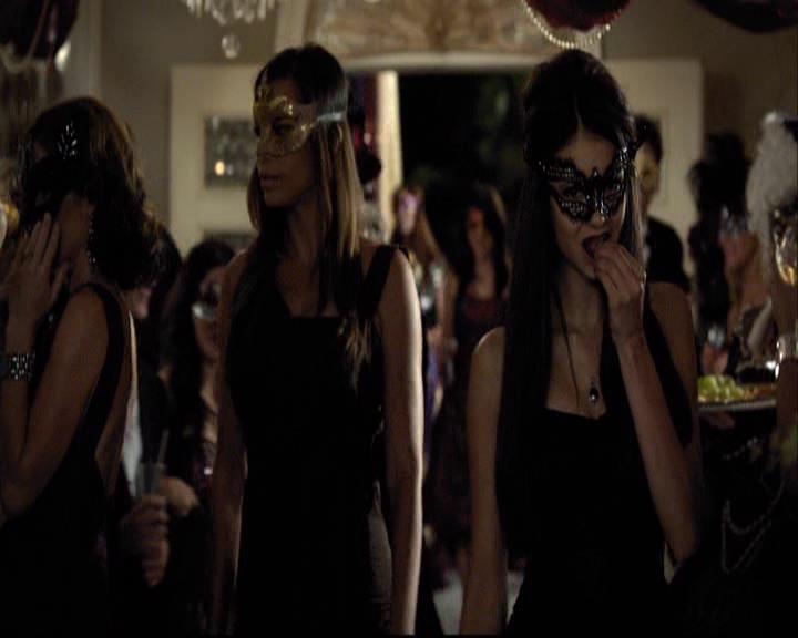 VampireDiariesWorld-dot-org_2x07Masquerade0549.jpg