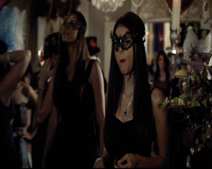 VampireDiariesWorld-dot-org_2x07Masquerade0550.jpg