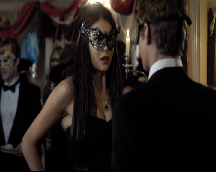 VampireDiariesWorld-dot-org_2x07Masquerade0566.jpg