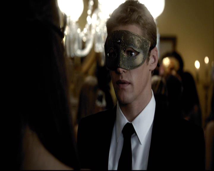 VampireDiariesWorld-dot-org_2x07Masquerade0580.jpg