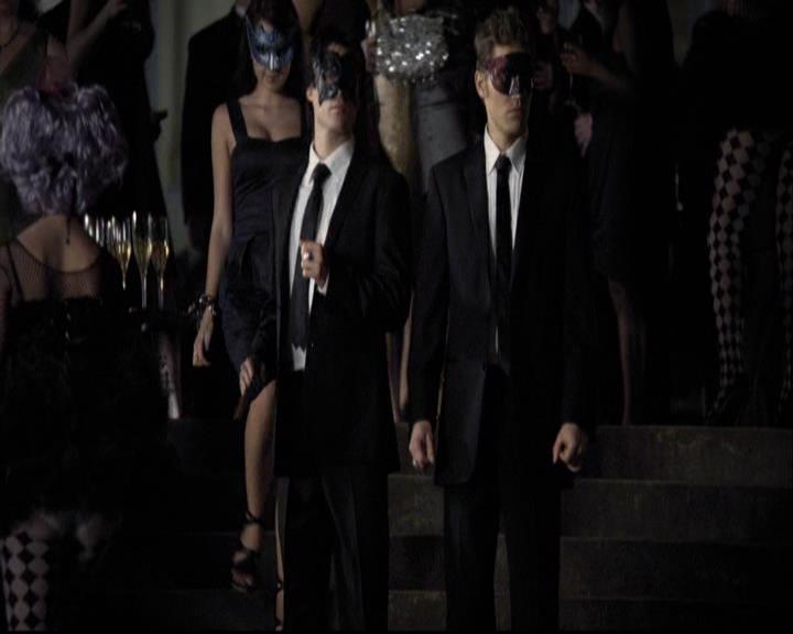 VampireDiariesWorld-dot-org_2x07Masquerade0588.jpg