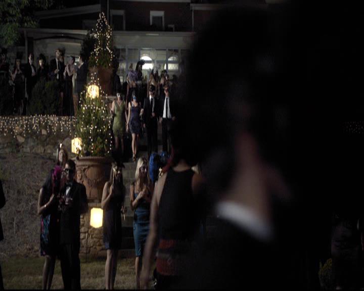 VampireDiariesWorld-dot-org_2x07Masquerade0592.jpg