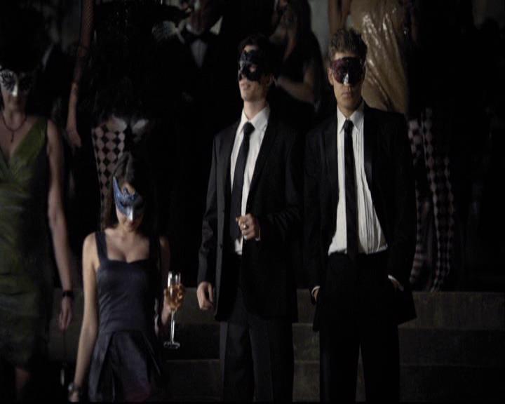 VampireDiariesWorld-dot-org_2x07Masquerade0593.jpg