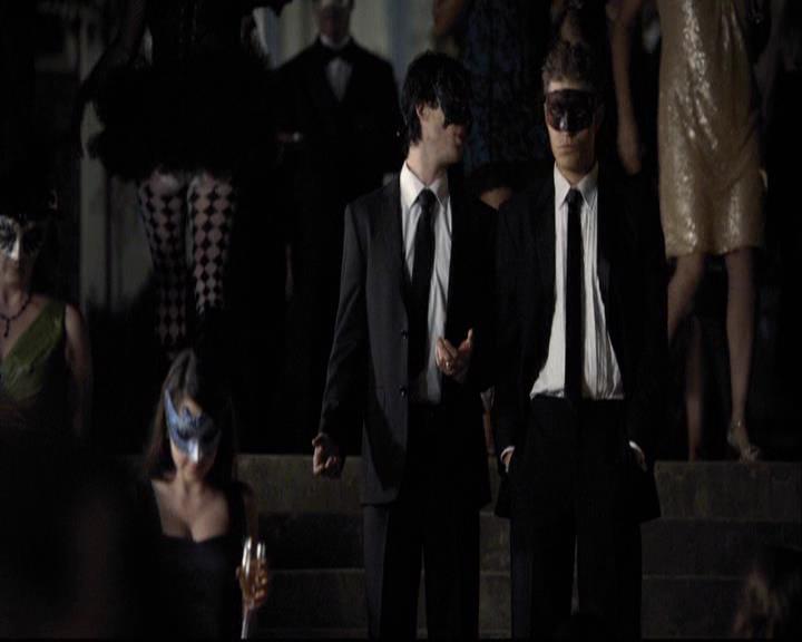 VampireDiariesWorld-dot-org_2x07Masquerade0594.jpg