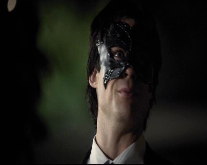 VampireDiariesWorld-dot-org_2x07Masquerade0599.jpg