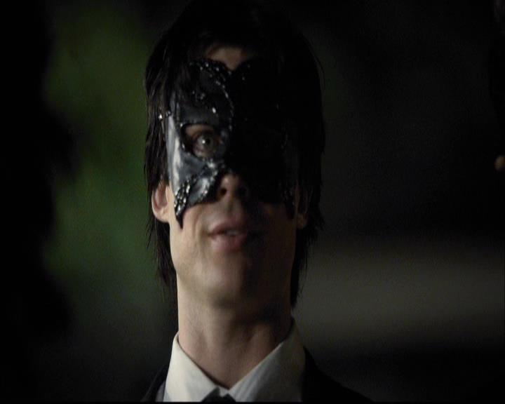 VampireDiariesWorld-dot-org_2x07Masquerade0604.jpg